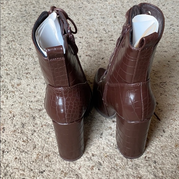 NIB- Croc Style Faux Leather Boots 🐊👢 - Picture 3 of 11